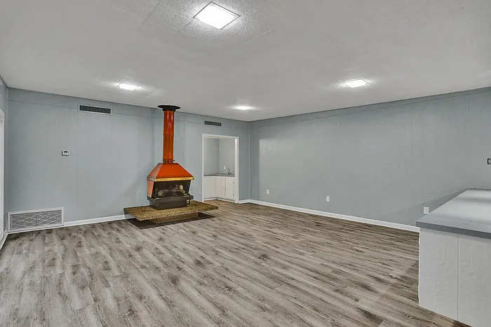 3 bed, 2.0 bath, 2065 sqft, $1,845 — Photo 4