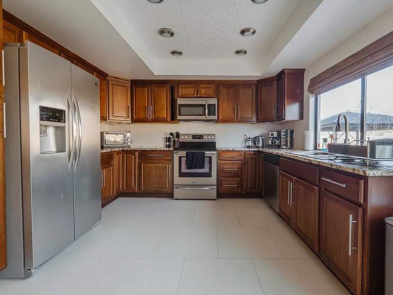 12572 E Bates Cir — Photo 7
