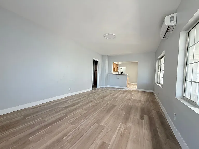1080 Orange Ave — Photo 7