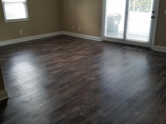 3rd image of 199 Wyndcrest Ct APT A