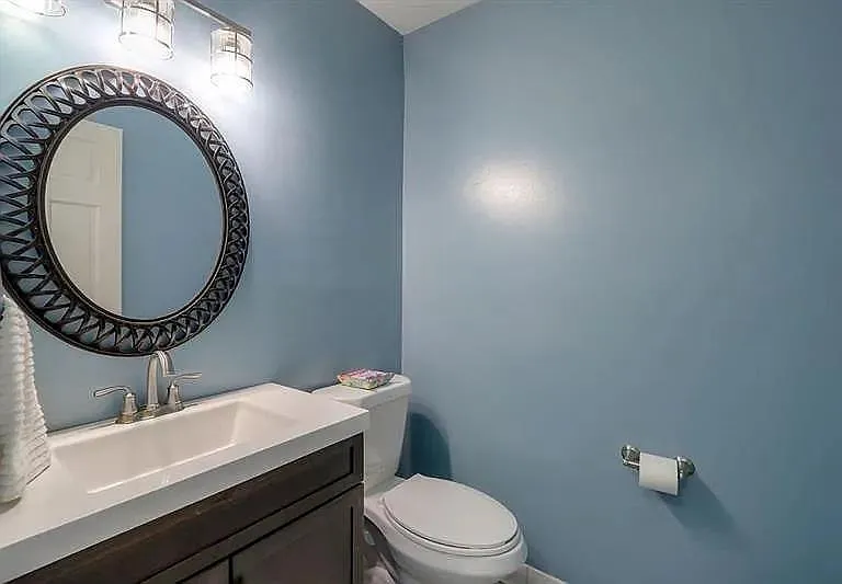 555 Greenland Rd — Photo 17
