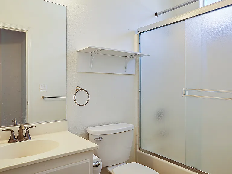 686 E Foothill Blvd — Photo 16