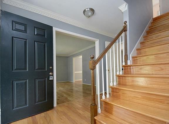 5th image of 707 Coralberry Dr