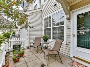 1960 Bluestem Ln, Shoreview, MN 55126