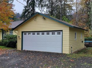 89857 Greenwood Dr, Leaburg, OR 97489