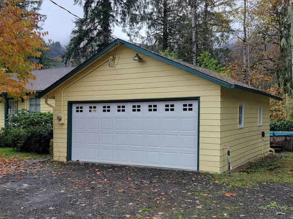 89857 Greenwood Dr, Leaburg, OR 97489