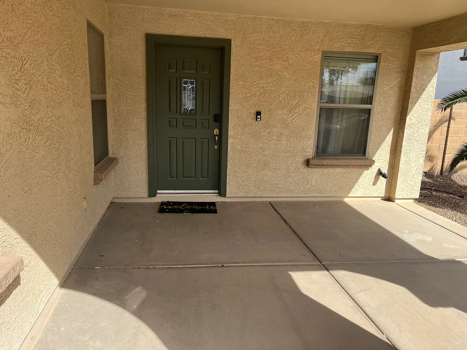 4 bed, 2241 sqft, $2,100 — Photo 2
