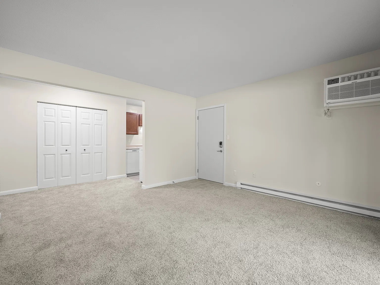 Timberlane Apartments — Photo 3