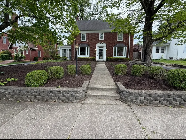 12 W Raymond Ave — Photo 1