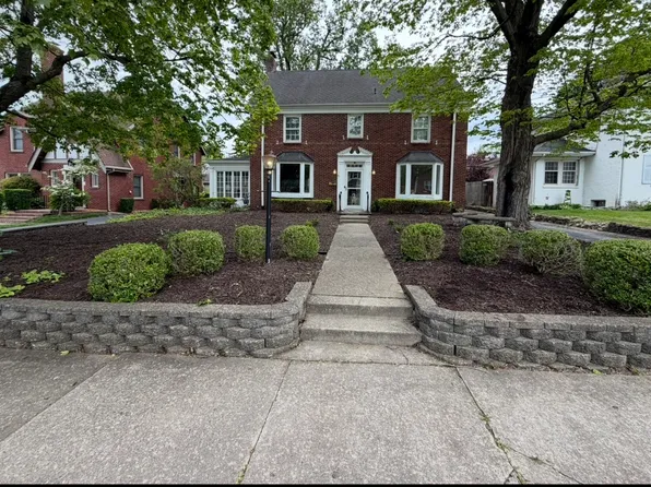 12 W Raymond Ave, Oakwood, IL 61832