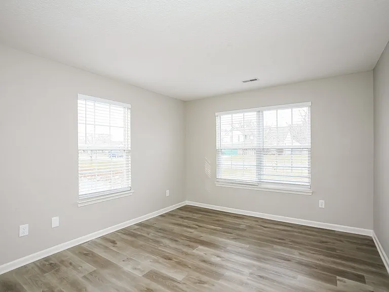 221 Pennwood Ln — Photo 11