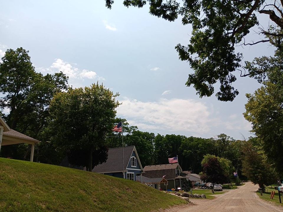 2nd image of 16089 Prospect Dr