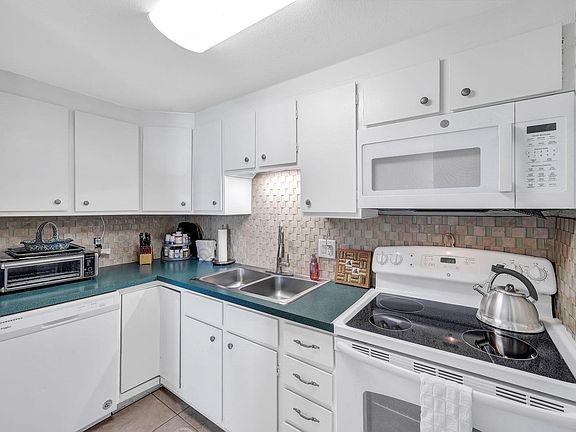 4th image of 58 N Collier Blvd APT 502