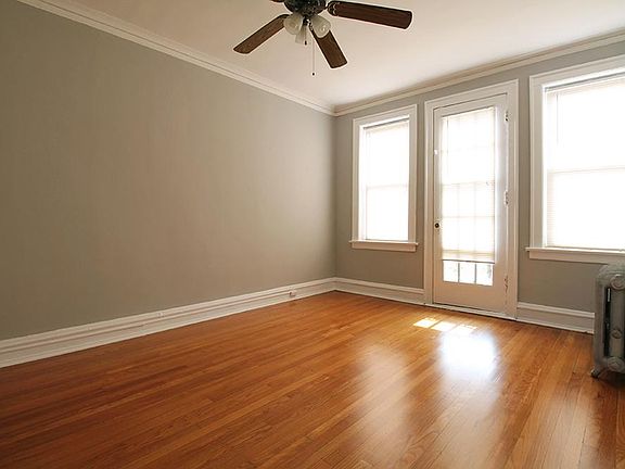 3rd image of 626 S Austin Blvd APT 3I