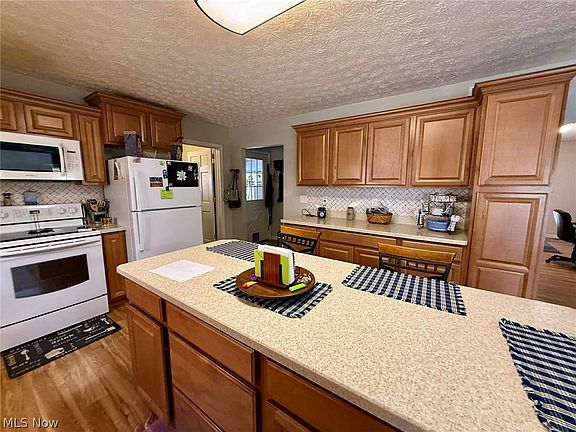 5th image of 8395 Township Road 390