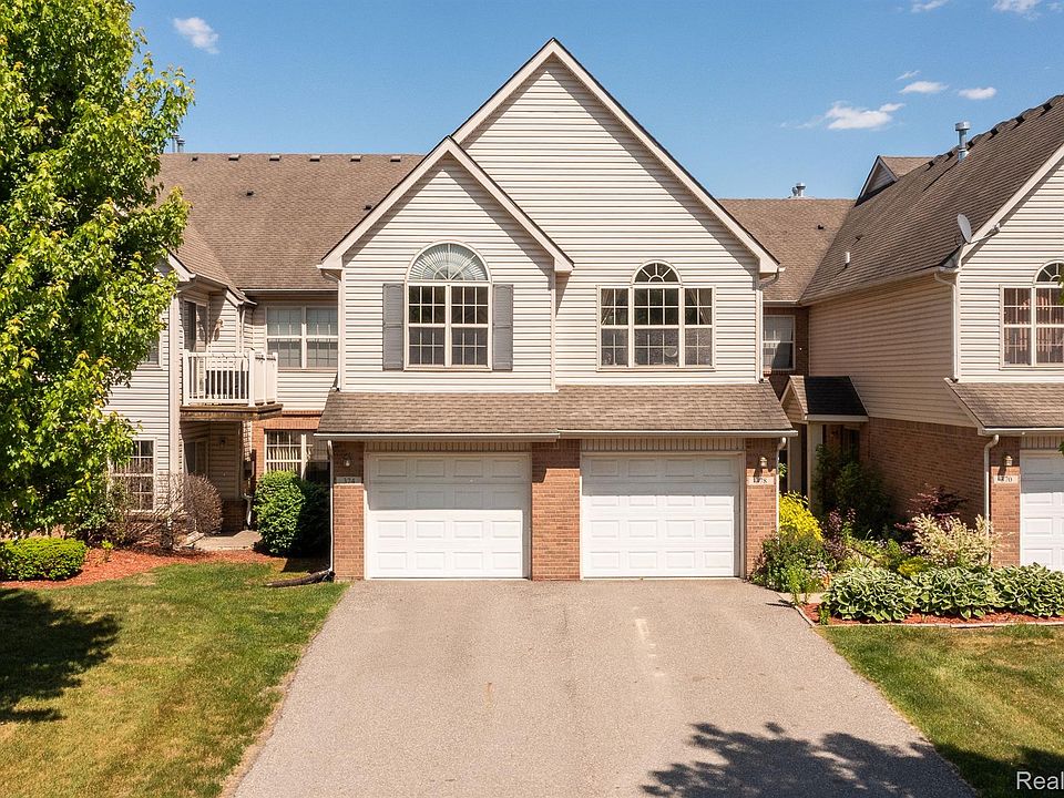 1st image of 374 Brookfield Dr