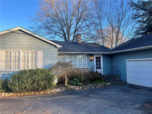 1006 N Main St, Walnut Cove, NC 27052