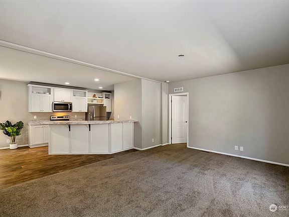 4th image of 580 E Wood Lane