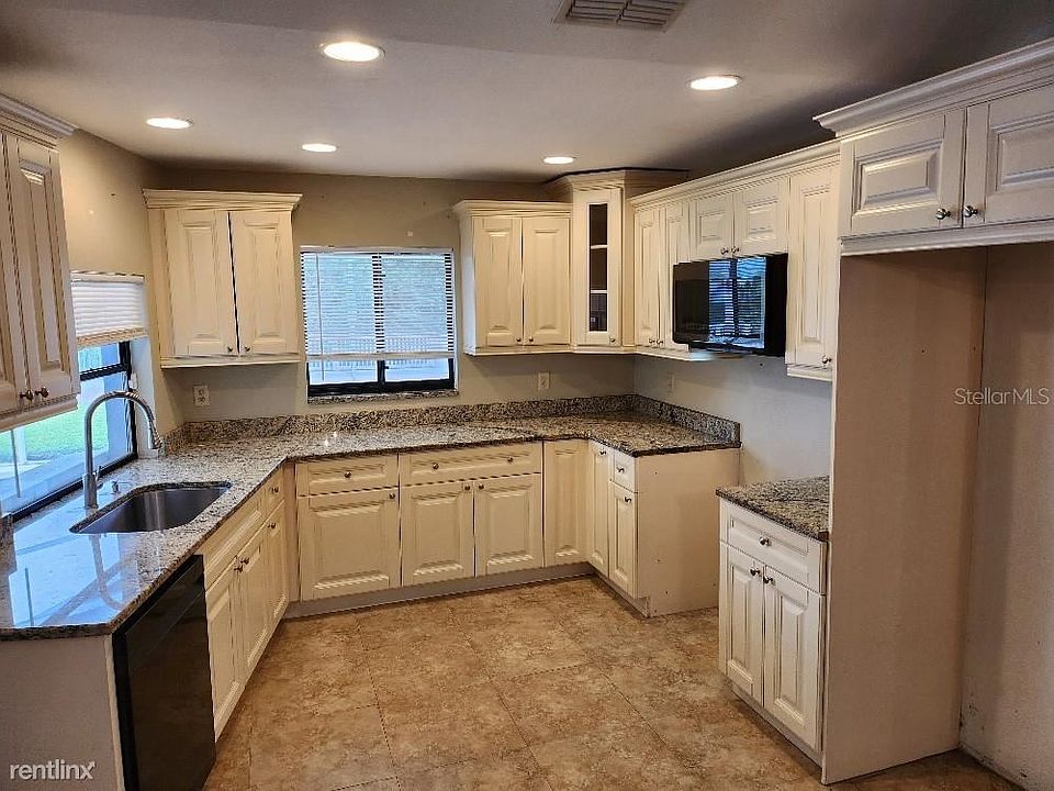 1st image of 6340R 103rd Ave N