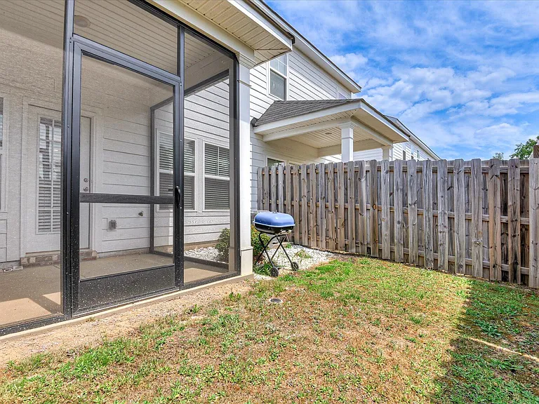 1055 Linsmore Ave — Photo 34