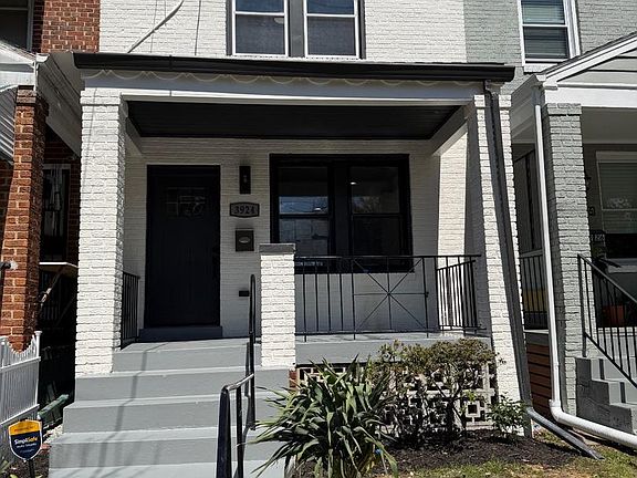 3rd image of 3924 R St SE