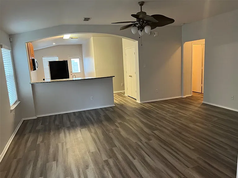 1907 Cold River Dr — Photo 5