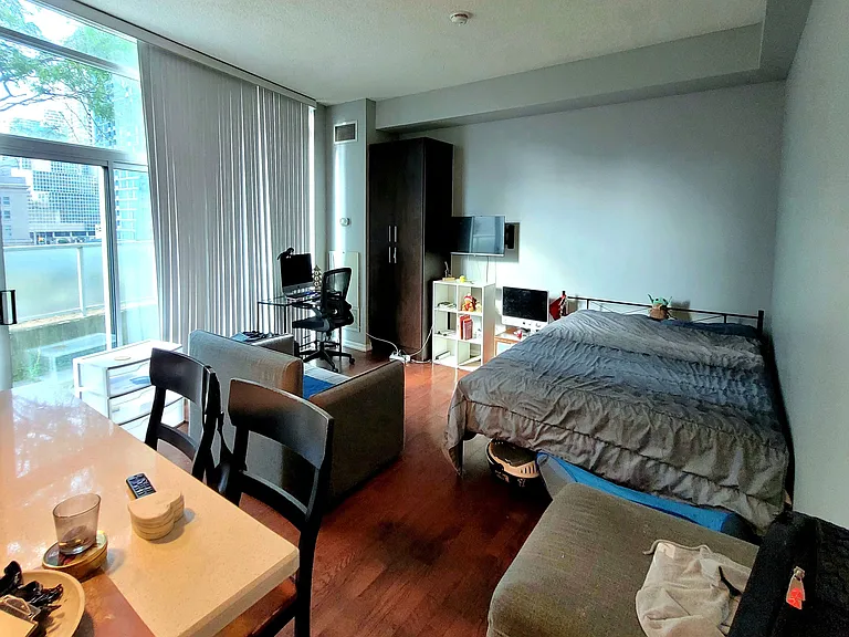 18 Yonge St #604 — Photo 4