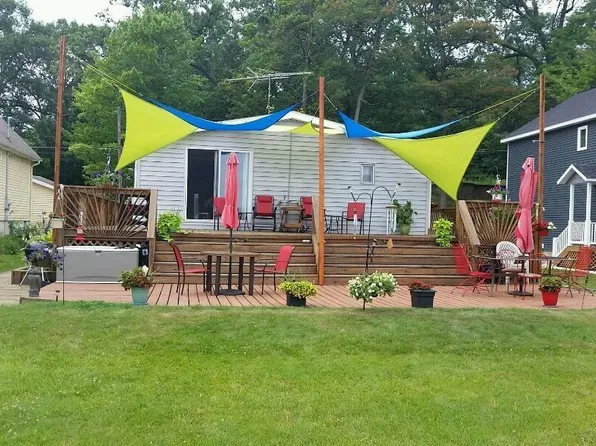 1583 E Clearwater St, Grant, MI 49327