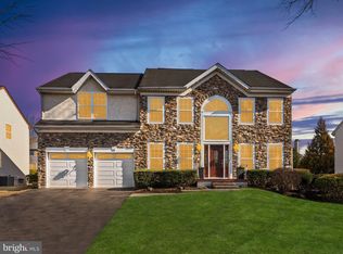 19 Huntingdon Dr, Churchville, PA 18966