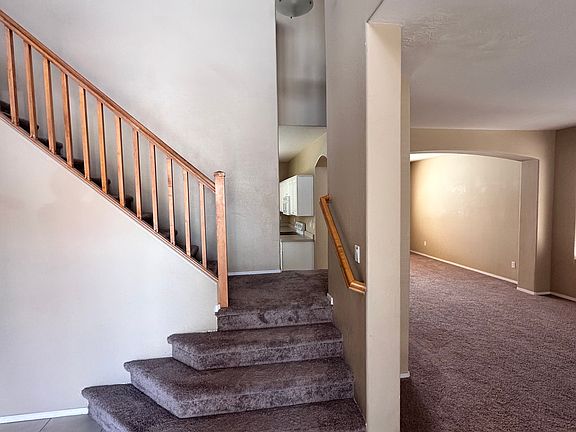 5th image of 183 W Cedar Dr