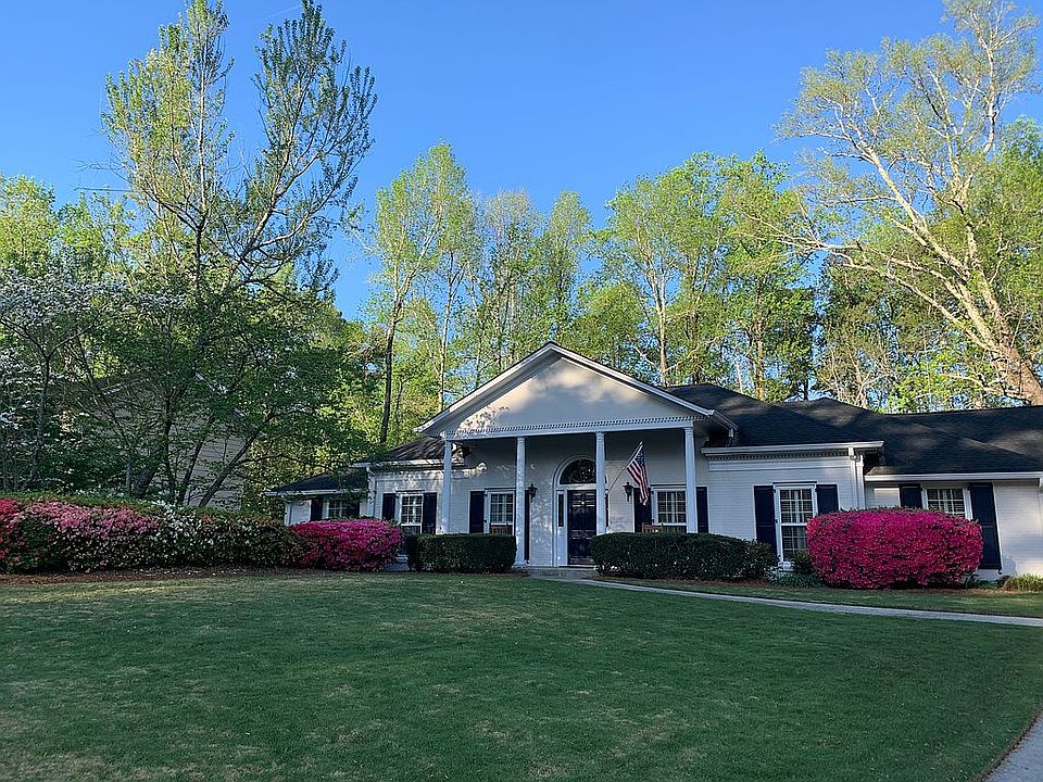 2nd image of 6150 Rivercliffe Dr NW