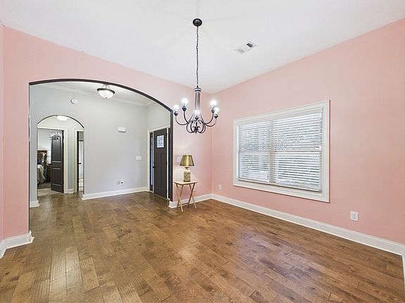4th image of 81 Lee Road 2189