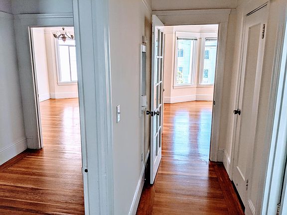 4th image of 1545 Lombard St APT 4
