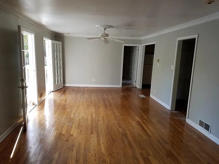 1233 Goodwin Rd NE — Photo 10