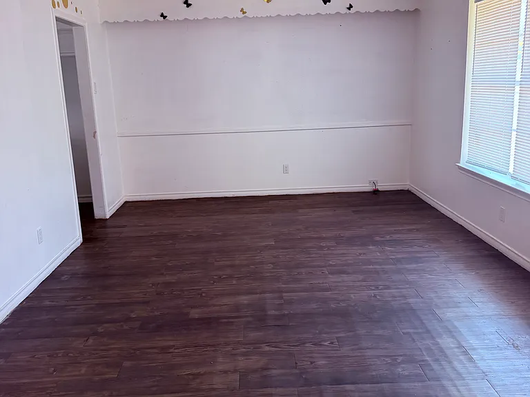 2404 Kristen Dr — Photo 2
