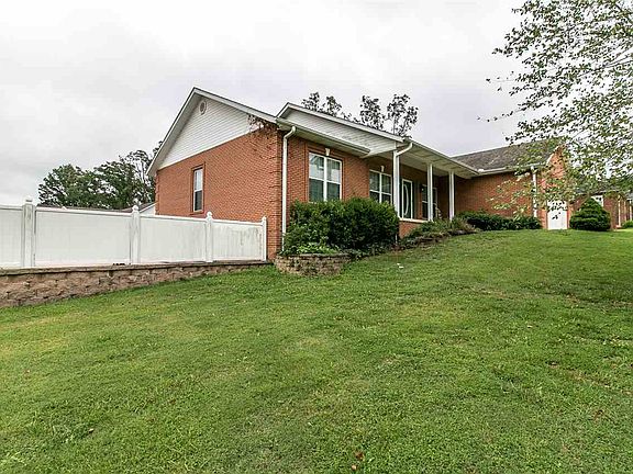 3rd image of 2920 Karmen Ln