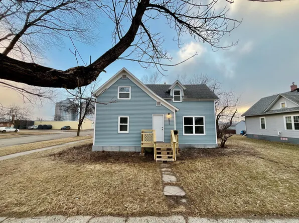 621 Nebraska Ave, Breckenridge, MN 56520