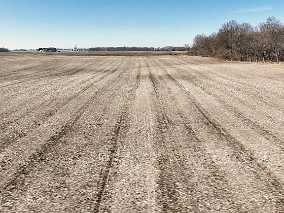 4th image of 400 W Rd