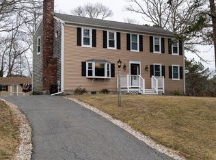 1 Cambridge Dr, Mashpee, MA 02649