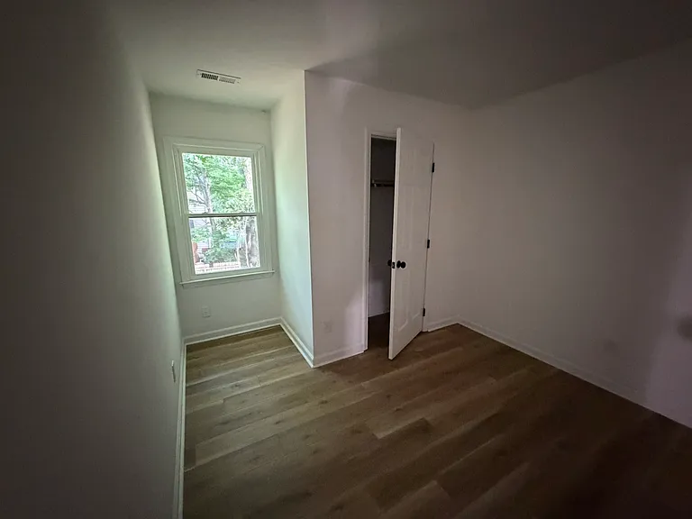9412 Dominion Blvd — Photo 35