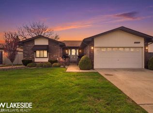 38352 Coronation Dr, Sterling Heights, MI 48310