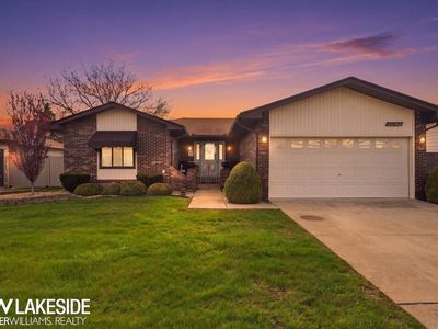 38352 Coronation Dr, Sterling Heights, MI, 48310
