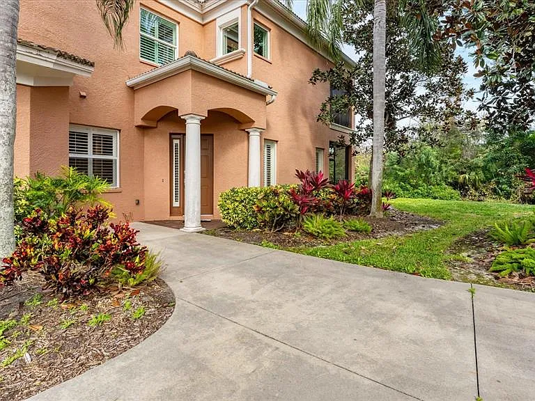 5433 46th Ct W — Photo 2