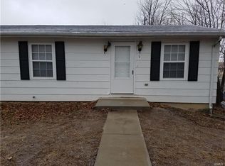 1 Moccasin Dr, Warrenton, MO 63383