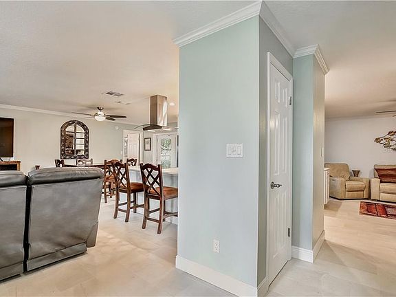 5th image of 8369 Roanne Dr