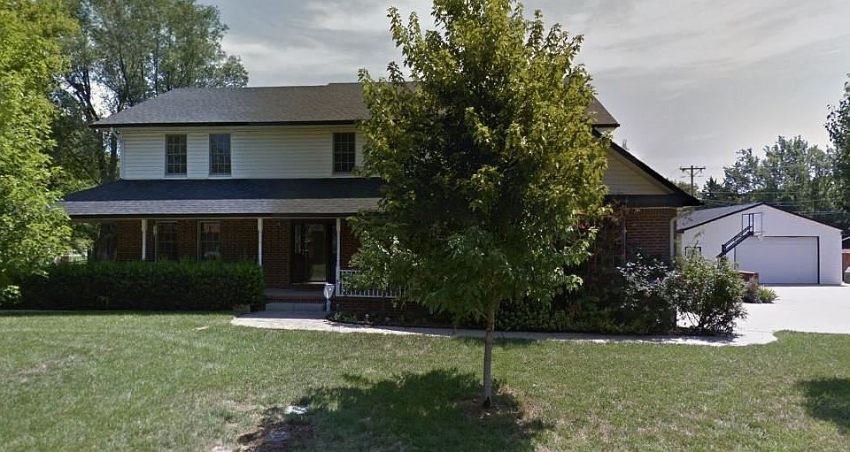 1st image of 220 N Broadway St