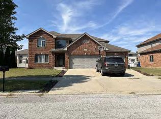 1000 Warwick Dr, Matteson, IL 60443