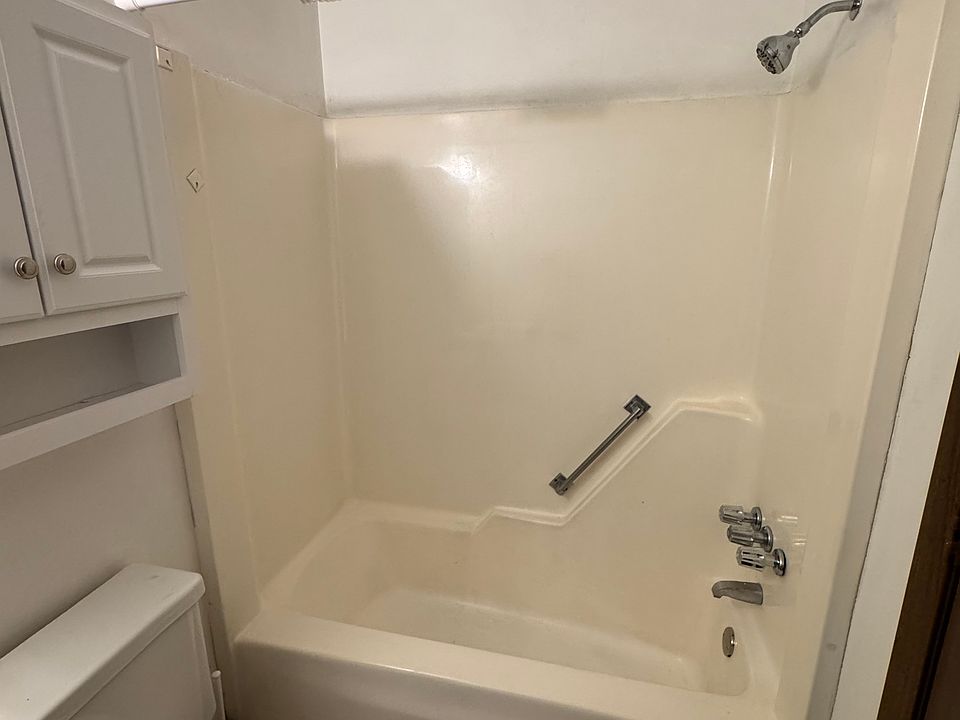 2nd image of 4003 Lancaster Rd