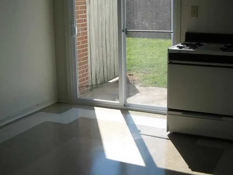 Hodges Ferry East Townhomes — Photo 5