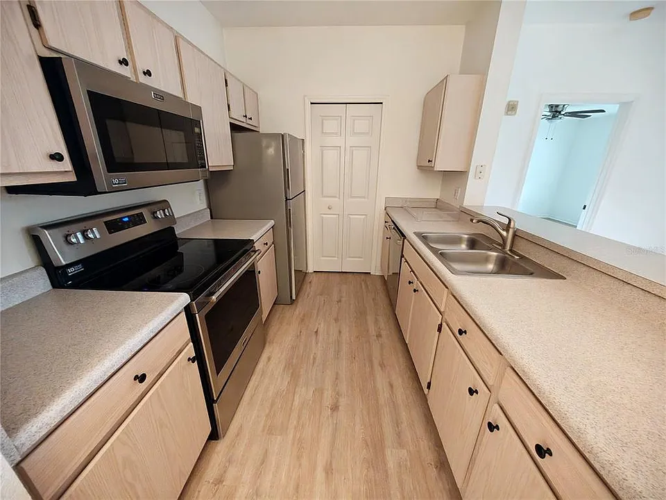 5471 Vineland Rd #7308